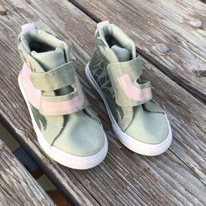 Cat & Jack Toddler Elephant High Top Canvas Shoes Size 7